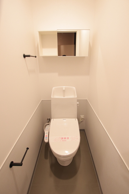 トイレ　★過去募集時の写真です。収納ボックス付きトイレです〇