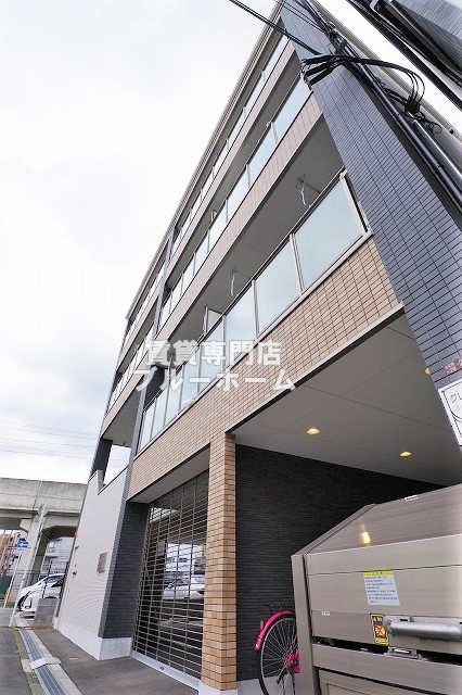 建物外観　鉄筋コンクリートの丈夫な建物です！