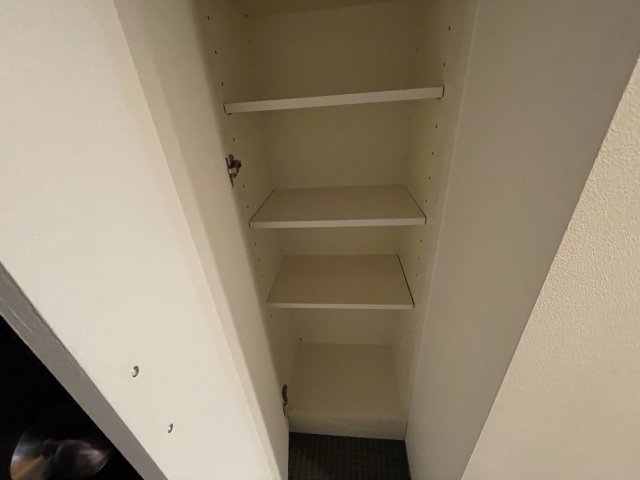 収納　イメージとして同マンション他部屋を表示しています