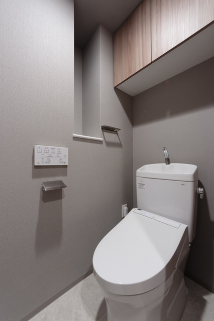 トイレ　※写真は同タイプ住戸です。