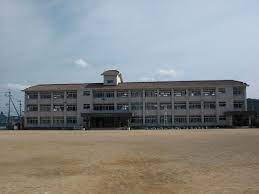 小学校　市川町立鶴居小学校（小学校）まで1400m