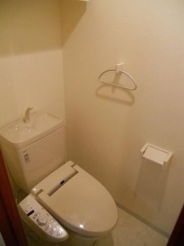 トイレ　※反転部屋写真参考※※現況と異なる場合がございます※