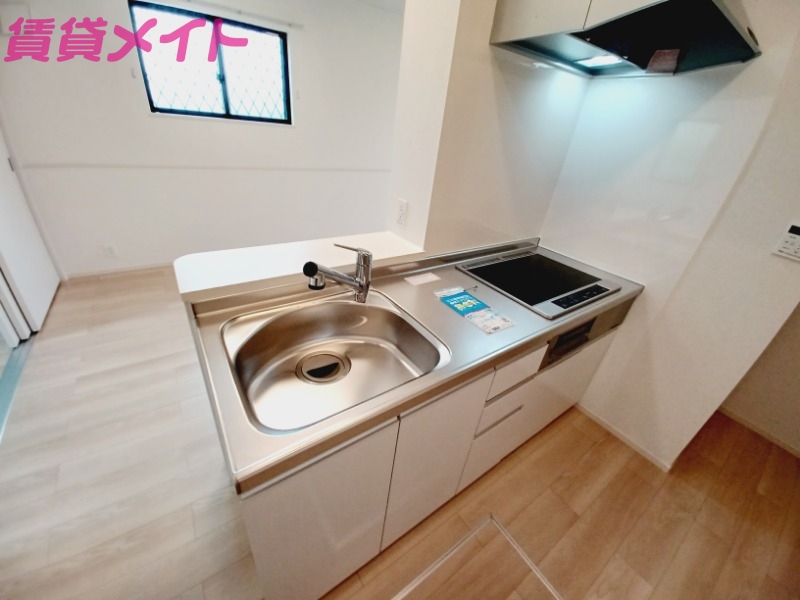 キッチン　反転タイプ参考写真