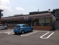 コンビニ　セブンイレブン 名古屋一社４丁目店（コンビニ）まで240m