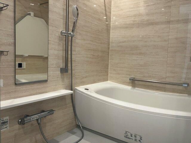 バス・シャワールーム　別タイプ部屋　参考写真です
