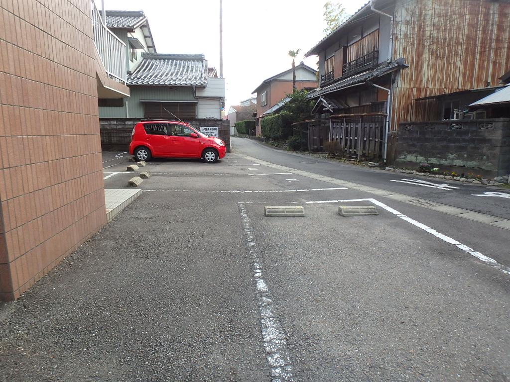 駐車場　駐車場
