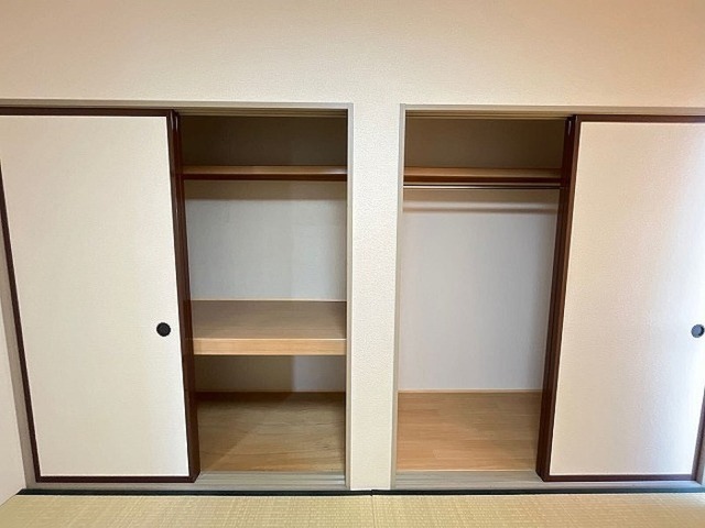 収納　押入