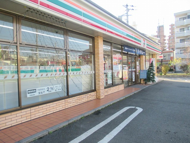 コンビニ　セブンイレブン 板橋西台2丁目店（コンビニ）まで61m