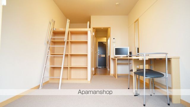 レオパレスうめの居間写真