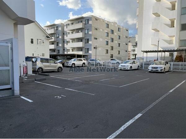 駐車場　駐車場