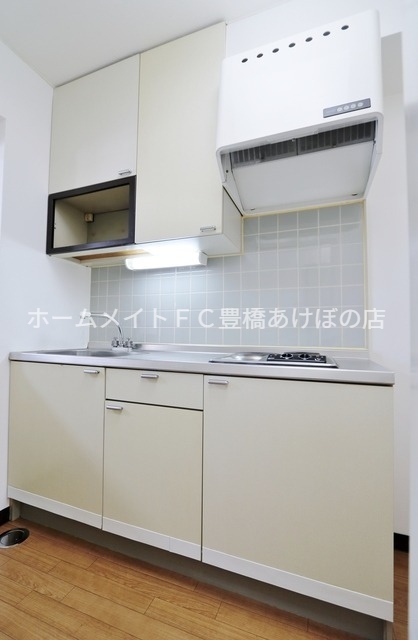 キッチン　同型別部屋写真（反転）