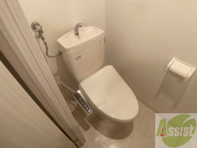 トイレ　トイレです。ウォシュレット付を探している方、おすすめです。