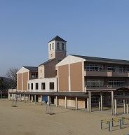 小学校　北九州市立槻田小学校（小学校）まで787m
