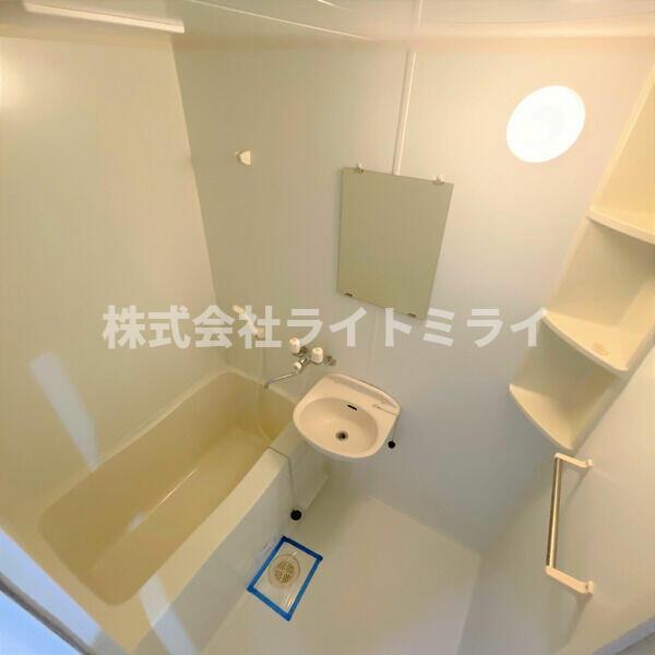バス・シャワールーム　?
