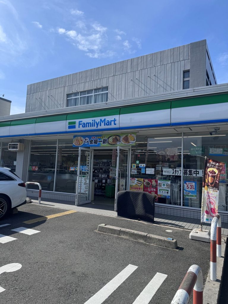コンビニ　コンビニ（コンビニ）まで30m