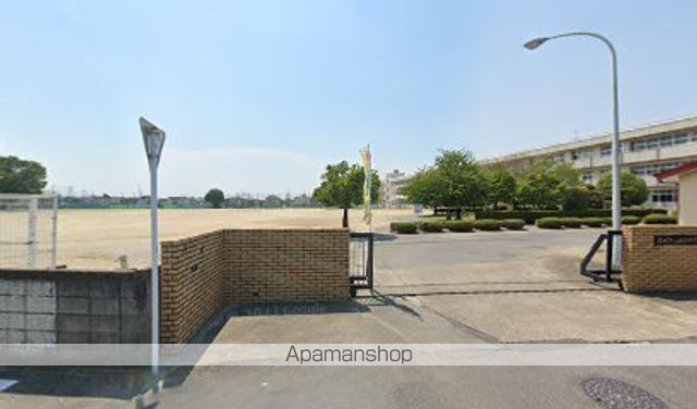 中学校　足利市立山辺中学校（中学校）まで495m