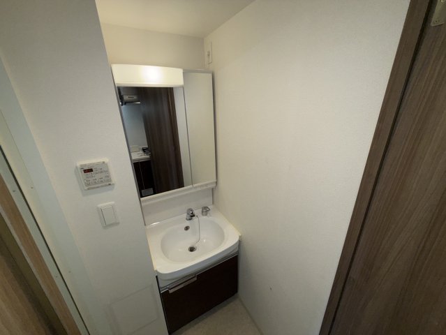洗面設備　同物件別部屋写真