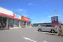 ドラックストア　サンドラッグ　若松店（ドラッグストア）まで800m