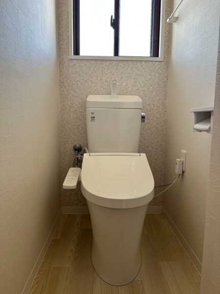 トイレ　内観写真は同建物他部屋のイメージ写真です