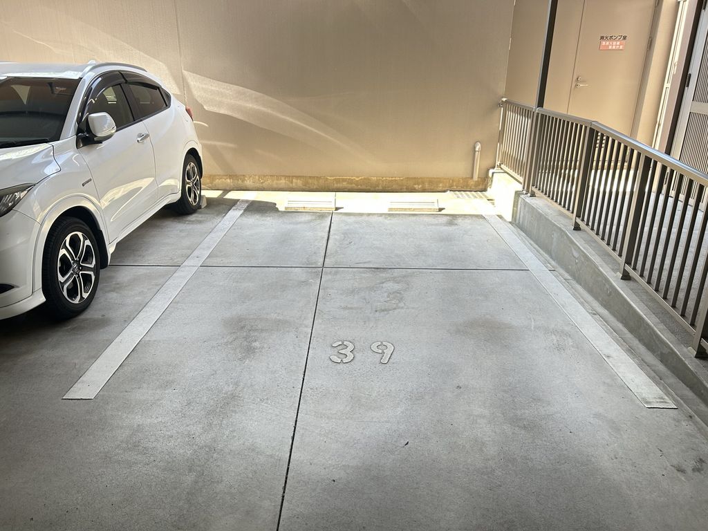 駐車場　駐車場