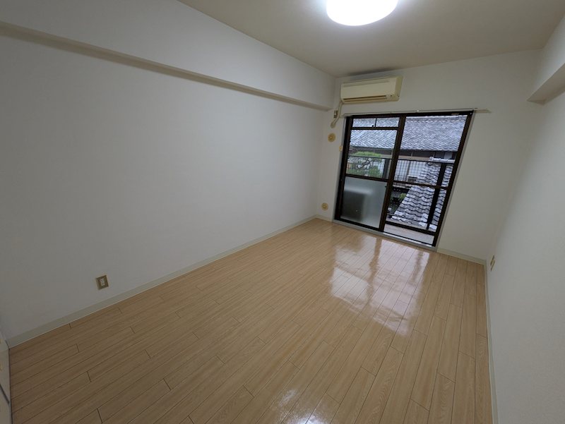 居室・リビング　同建物同号室の室内写真です。