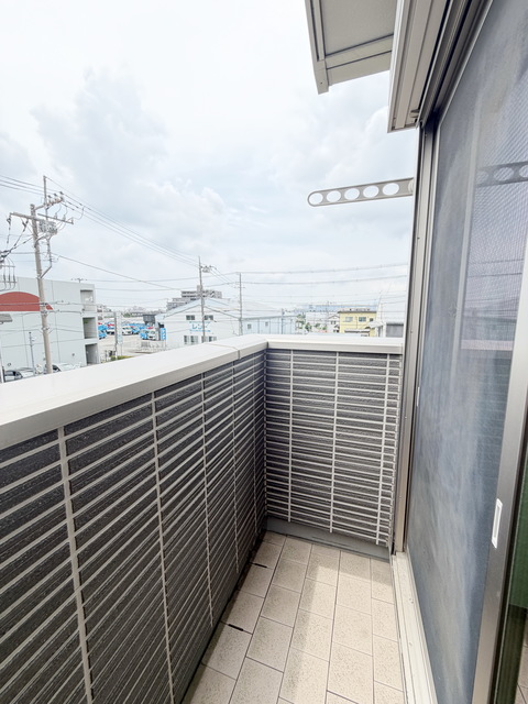 バルコニー　～今日は朝からお洗濯～