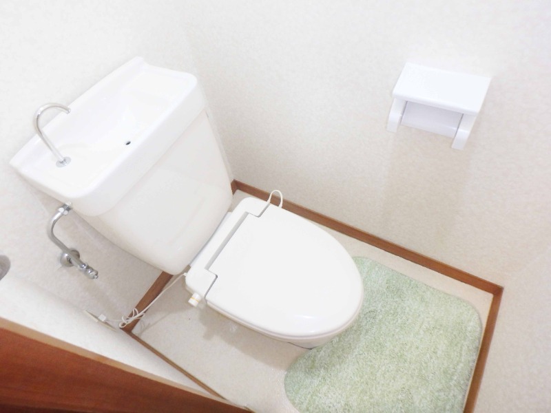 トイレ　暖房便座付き！※備品は付きません