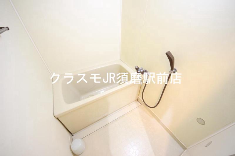 バス・シャワールーム　一日の疲れを洗い流す大切な空間。ゆったりくつろいでください。