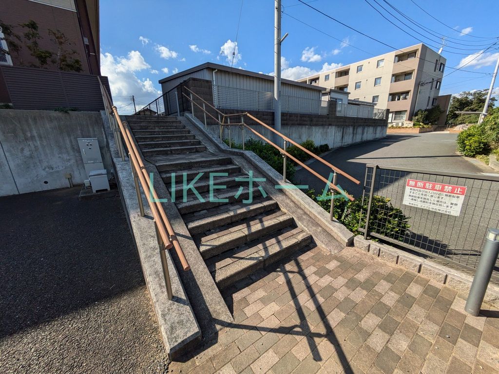 エントランス　庭