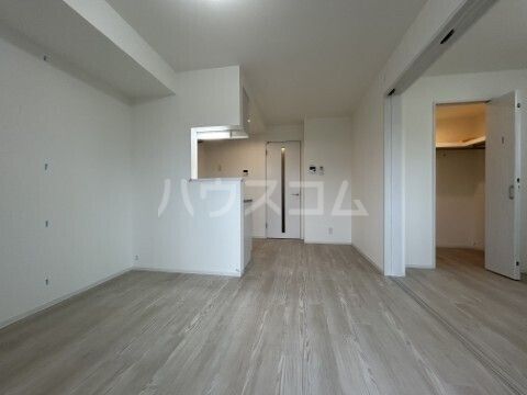 ジーメゾン座間ザミールの居間写真