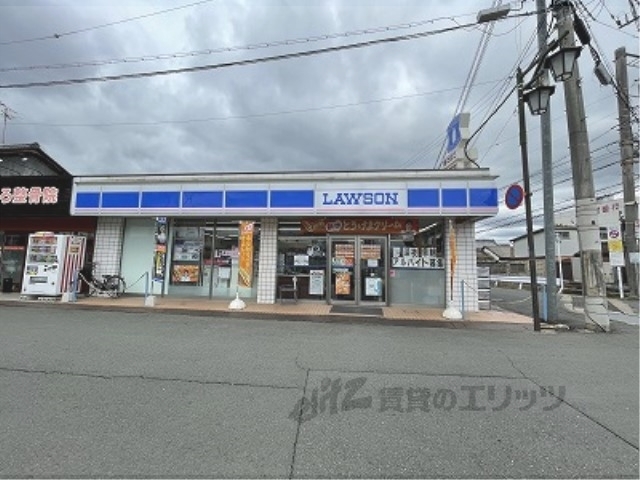 コンビニ　ローソン西田原本駅前店（コンビニ）まで450m