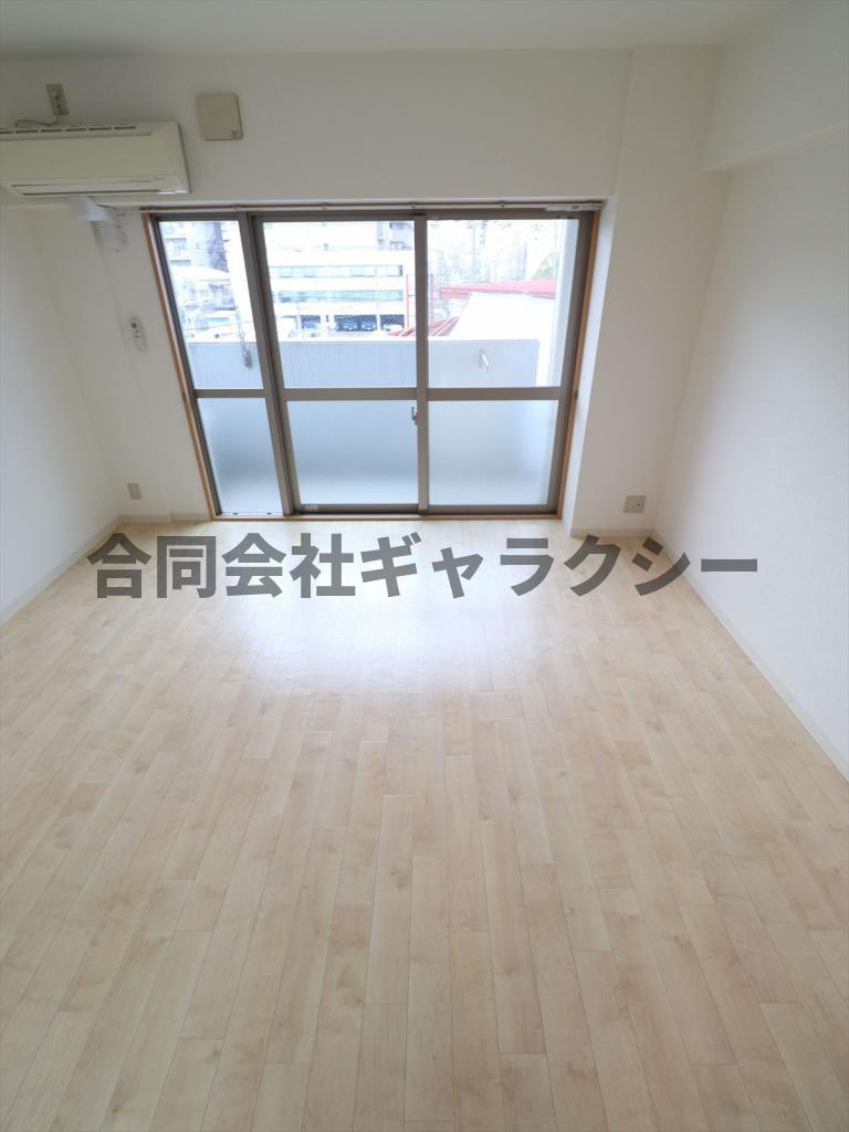 その他部屋・スペース　広々とした洋室です
