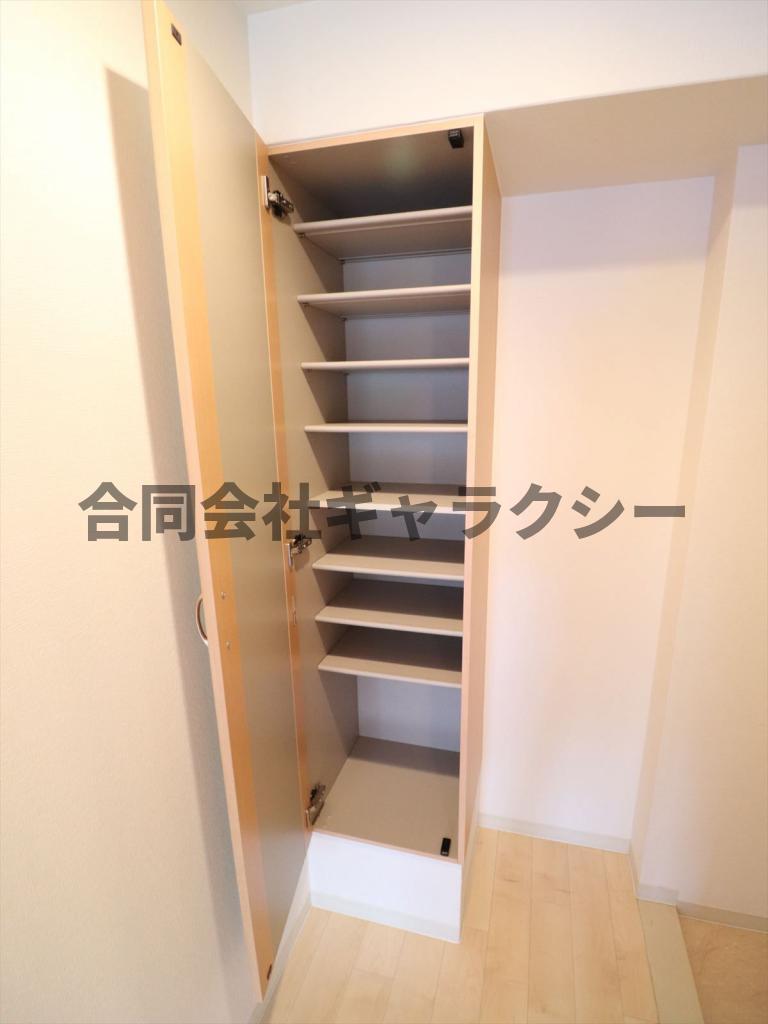 玄関　シューズボックス
