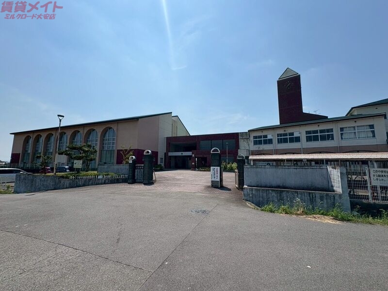 中学校　いなべ市立員弁中学校（中学校）まで947m