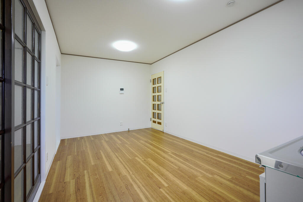 居室・リビング　同マンション別部屋の写真です