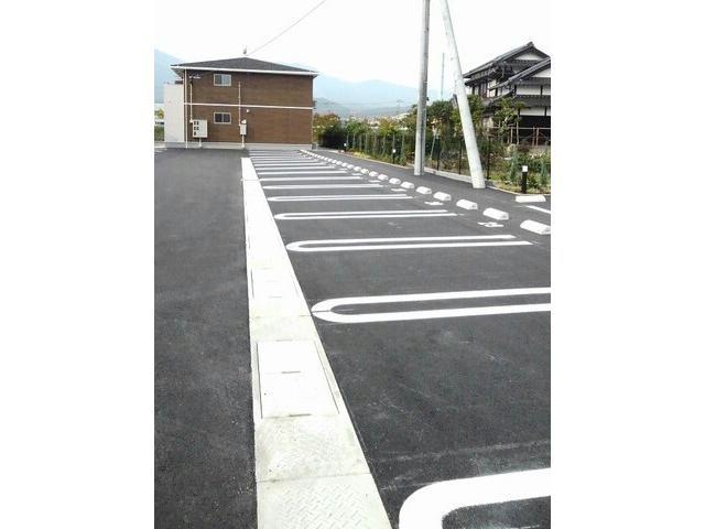駐車場　駐車場
