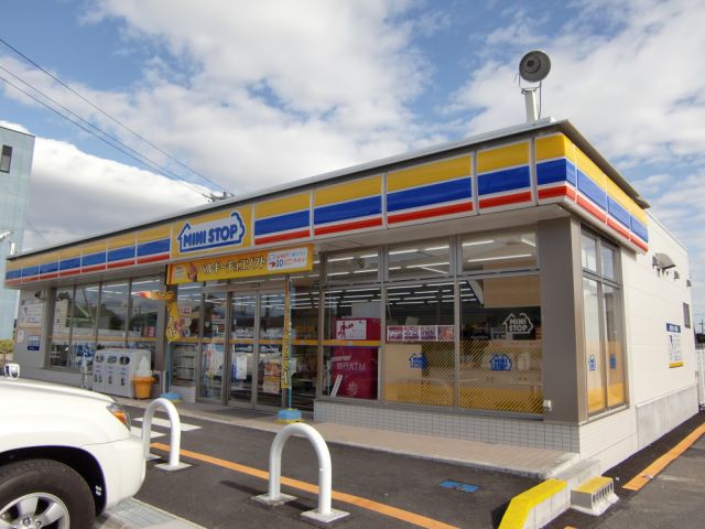 コンビニ　ミニストップ（コンビニ）まで1300m