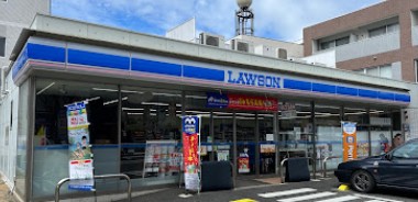 コンビニ　ローソン本郷駅西店（コンビニ）まで121m