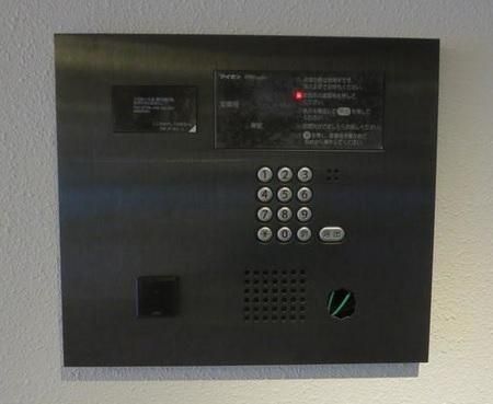 エントランス　建物の内部です