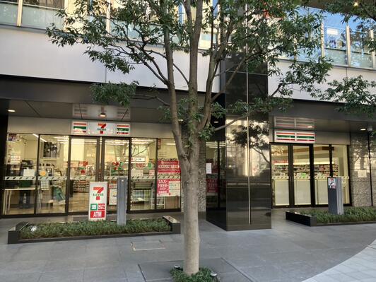 コンビニ　セブンイレブン 台東東上野4丁目店（コンビニ）まで161m