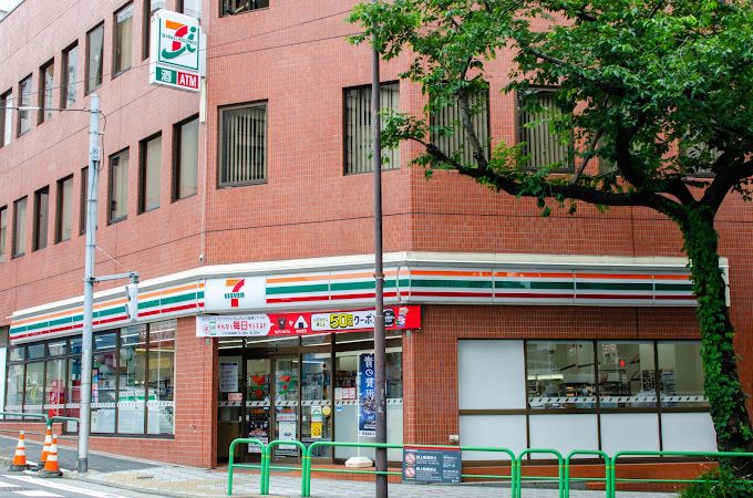 コンビニ　セブンイレブン 九段南大妻通り店（コンビニ）まで155m