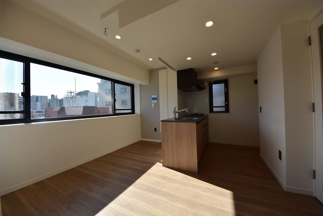 居室・リビング　※別部屋の参考写真です。