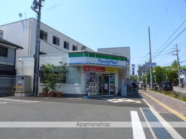 コンビニ　ファミリーマート（コンビニ）まで291m