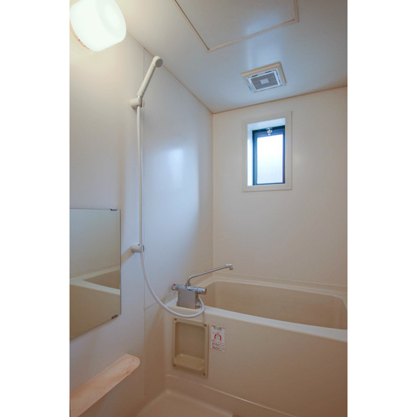 バス・シャワールーム　同じ建物の別なお部屋