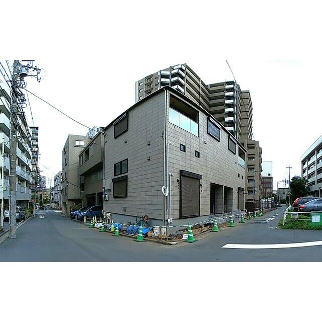 建物外観　施工中の外観