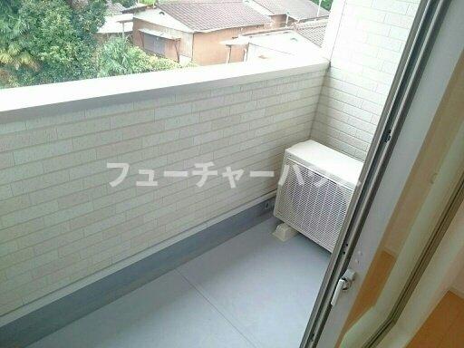 バルコニー　外からの目が気にならないバルコニーで洗濯物が干せます