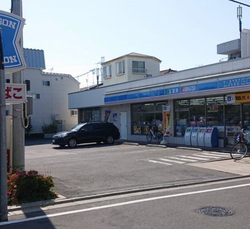 コンビニ　ローソン 鹿骨五丁目店（コンビニ）まで819m