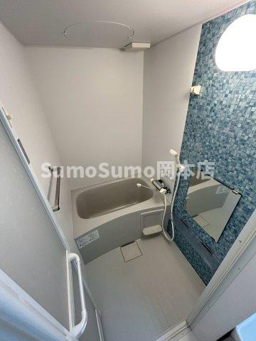 バス・シャワールーム　落ち着いた空間のお風呂です