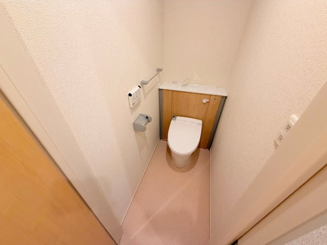 トイレ　清潔感のあるトイレは、誰もがリラックスできる空間です。