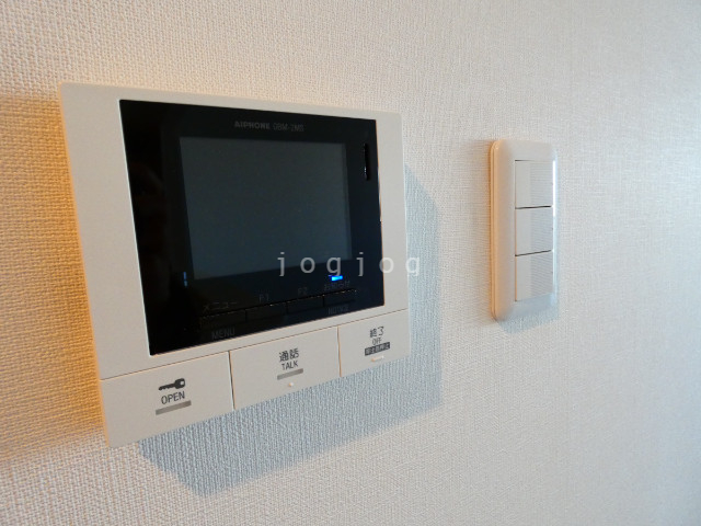 セキュリティ　モニター付きインターホンで来客確認も安心です！